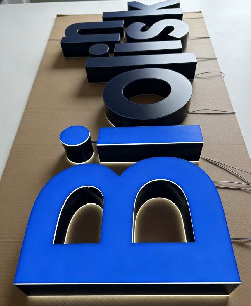 表面裏板側面発光